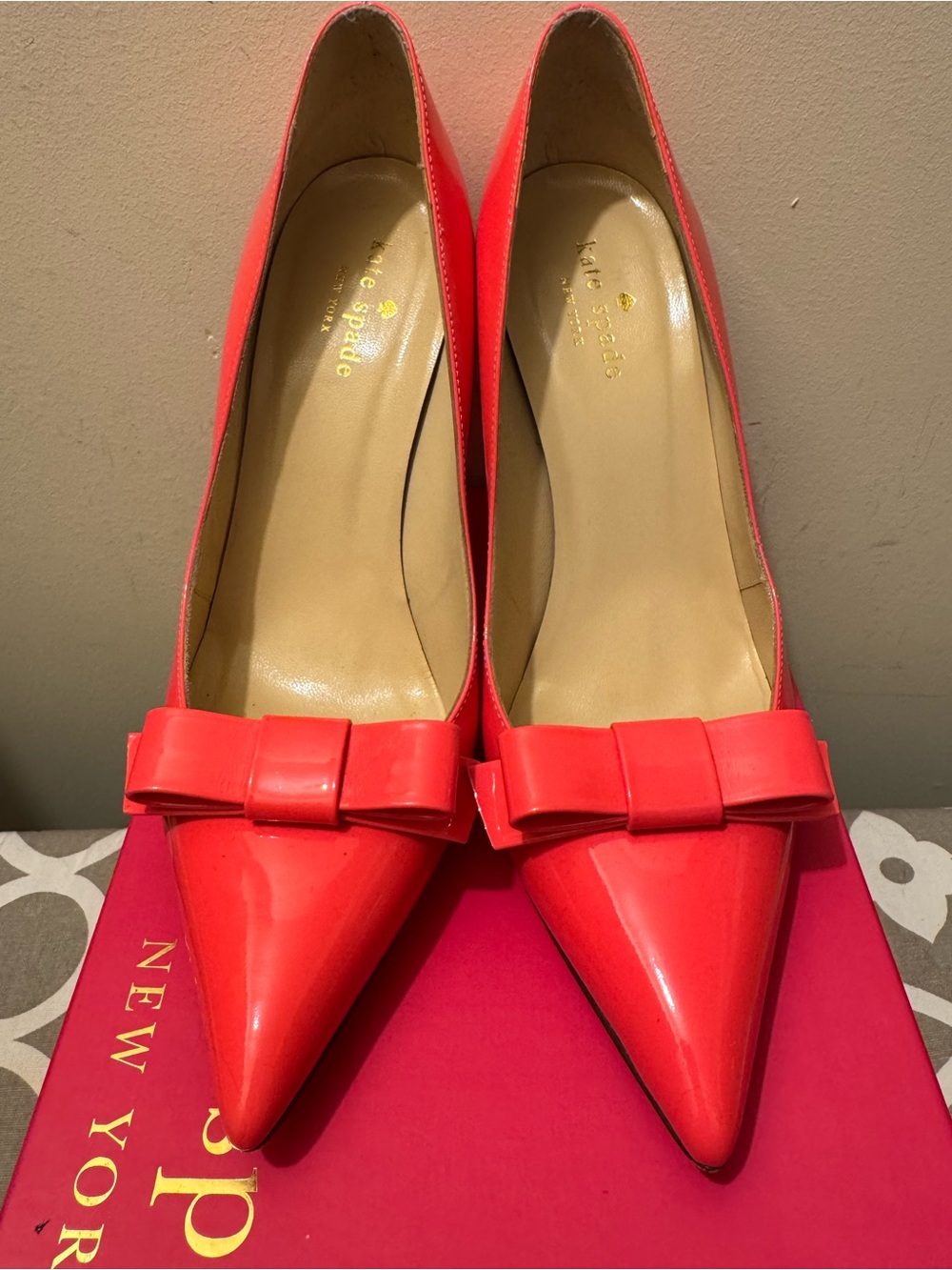 Kate Spade Geranium Pink Lilia Patent Leather Bow
Pumps Size 8 - Excellent!